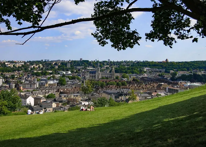 La Canadienne לינה וארוחת בוקר Évreux