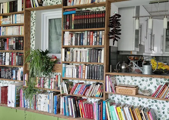 לינה וארוחת בוקר La Canadienne 3*